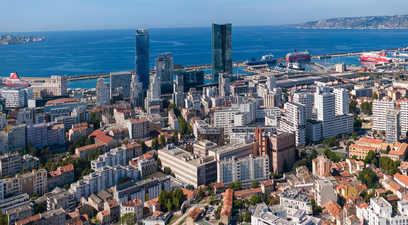 Aréa Services est une société de Nettoyage de locaux commerciaux et bureaux situé à Marseille